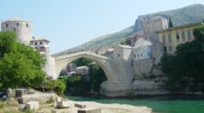 restaurierte Bruecke Stari Most in Mostar