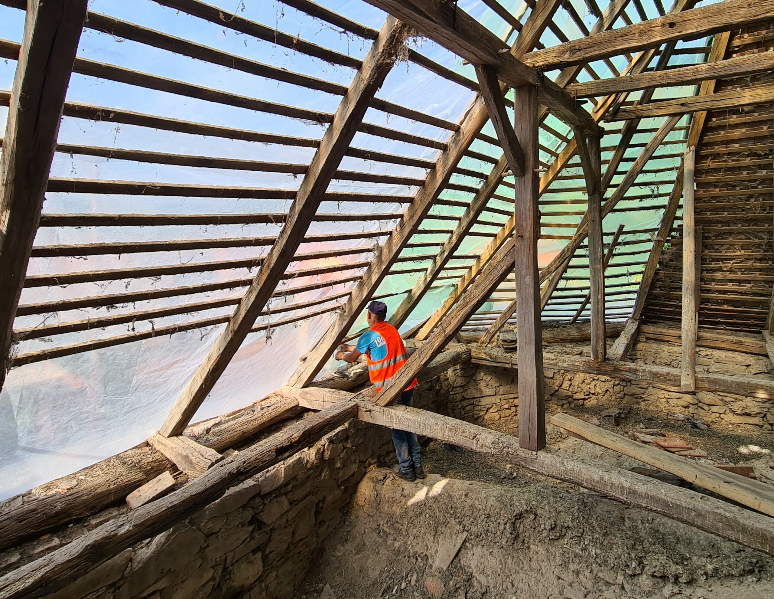Restaurierung des Dachstuhls der evangelischen Kirche in Schmiegen